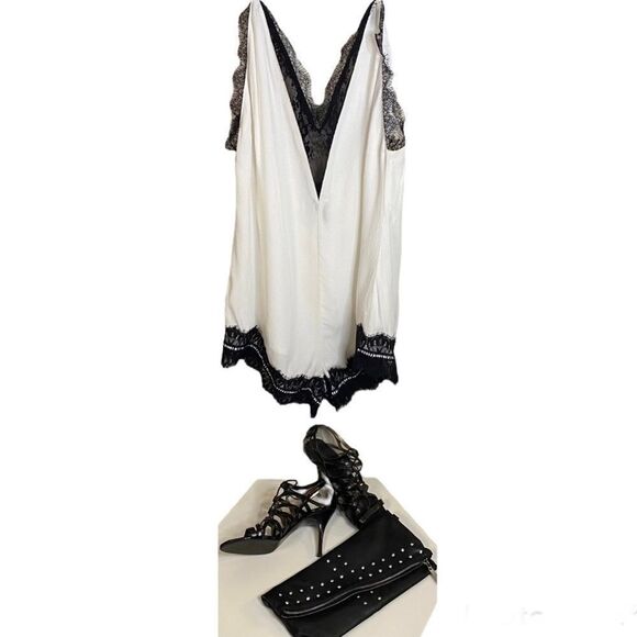 Black Rhinestone Fold Over Clutch - Picture 3 of 5